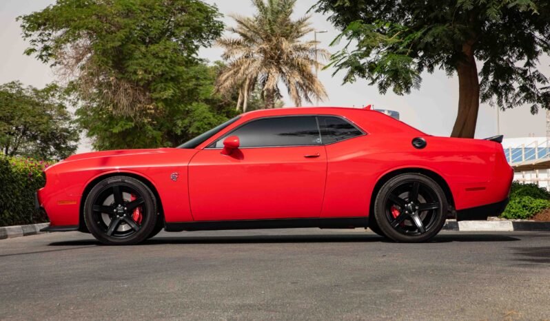 
								2022 Dodge Challenger SRT HELLCAT full									