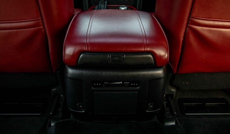 
								2022 Nissan Patrol SE Platinum City 4.0L full									