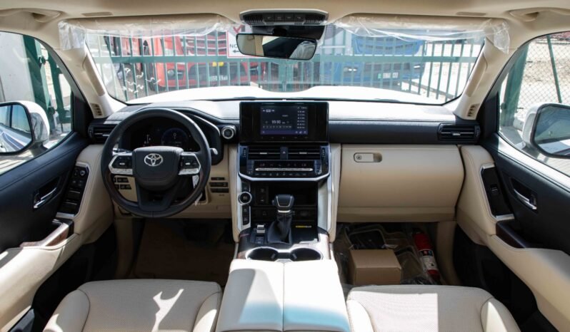 
								2025 Toyota Land Cruiser GXR full									