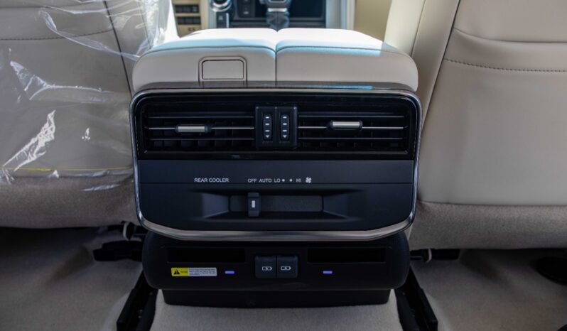 
								2025 Toyota Land Cruiser GXR full									