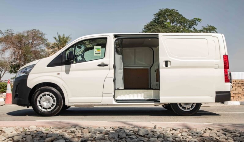 
								2026 Toyota Hiace STD 3S P AT GL RA CARGO full									