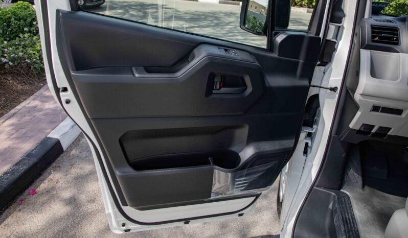 
								2026 Toyota Hiace STD 3S P AT GL RA CARGO full									