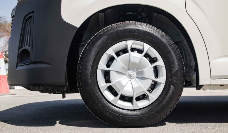 
								2026 Toyota Hiace STD 3S P AT GL RA CARGO full									