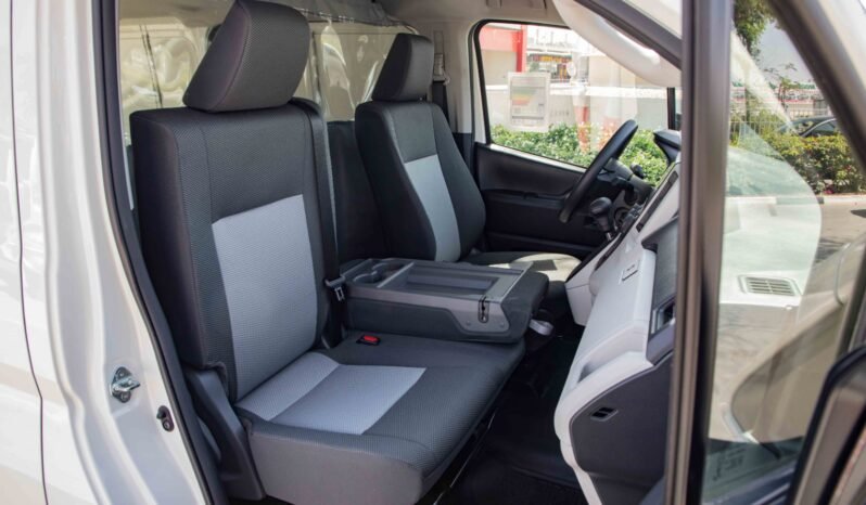 
								2026 Toyota Hiace STD 3S P AT GL RA CARGO full									