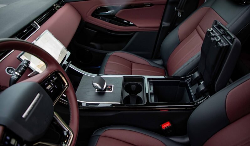 
								2025 Land Rover Range Rover Evoque Dynamic full									