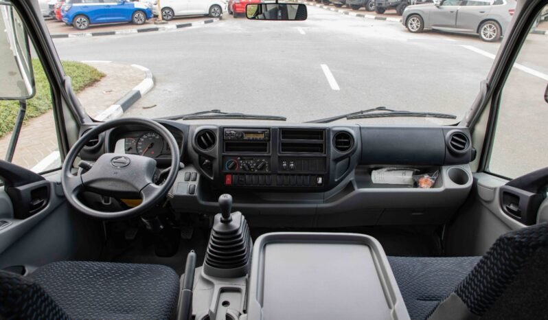 
								2024 HINO 300 SERIES 714 D/C full									