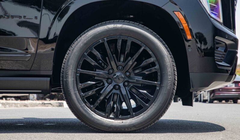 
								2025 GMC Yukon Denali Edition 6.2L V8 full									
