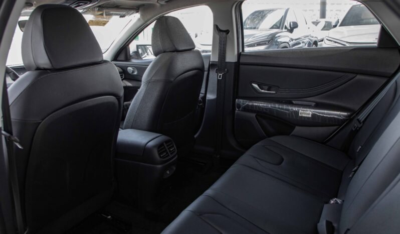 
								2025 Hyundai Elantra 1.5L Premium full									