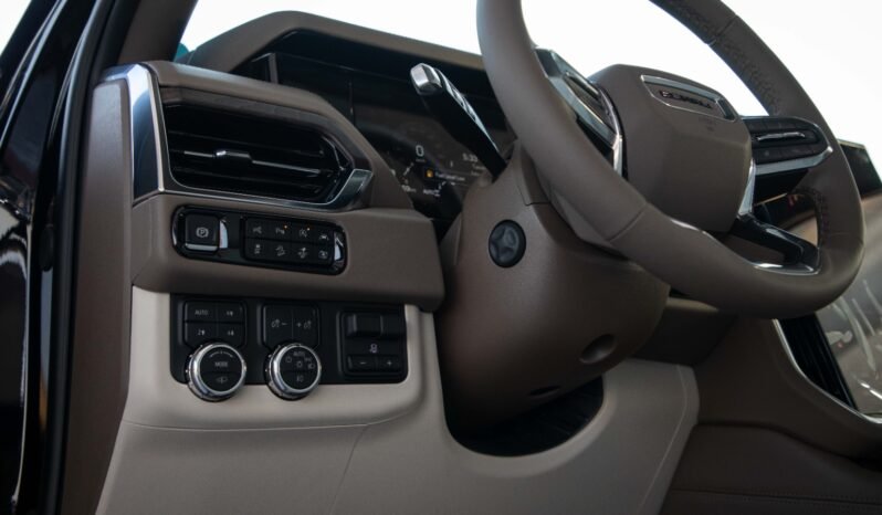 
								2025 GMC Yukon Denali 6.2L V8 4WD full									