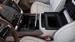 
										2025 GMC Yukon Denali 6.2L V8 4WD full									