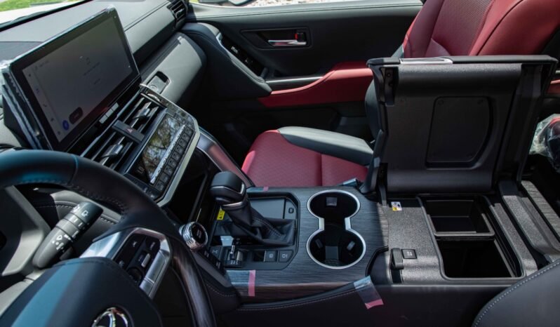 
								2026 Toyota Land Cruiser VXR TWIN TURBO 3.5L full									