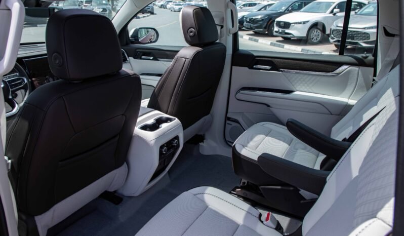 
								2024 GMC Acadia DENALI 2.5L full									