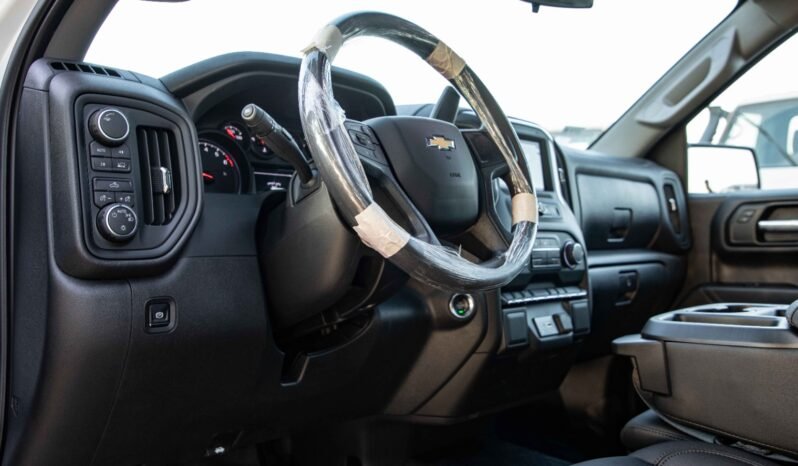 
								2025 Chevrolet Silverado V8 5.3L PICK-UP 4WD full									