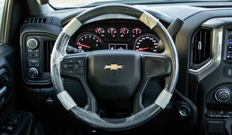 
								2025 Chevrolet Silverado V8 5.3L PICK-UP 4WD full									