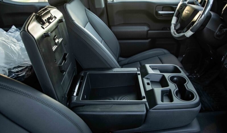
								2025 Chevrolet Silverado V8 5.3L PICK-UP 4WD full									