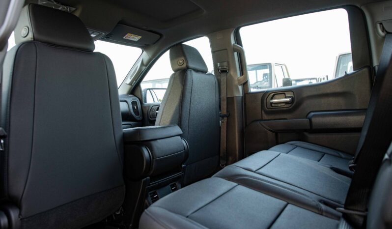 
								2025 Chevrolet Silverado V8 5.3L PICK-UP 4WD full									