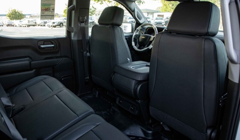 
								2025 Chevrolet Silverado V8 5.3L PICK-UP 4WD full									