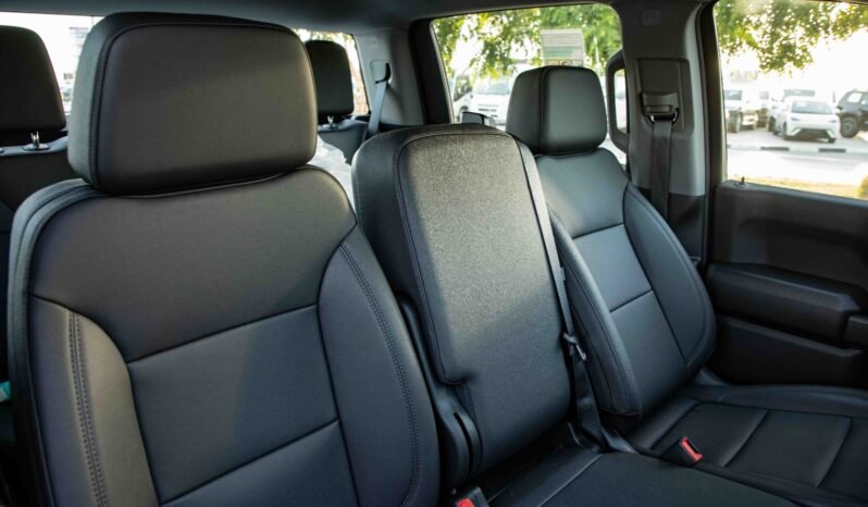 
								2025 Chevrolet Silverado V8 5.3L PICK-UP 4WD full									