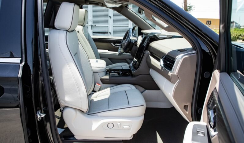 
								2026 GMC Yukon XL Denali V8 4WD full									