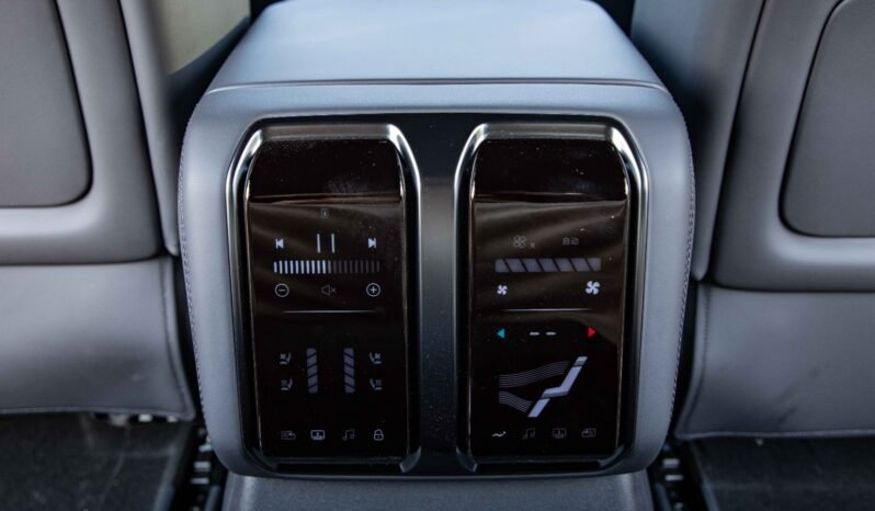 
								2025 BYD LEOPARD 8 FLAGSHIP 7 SEATS 21 WHEEL full									