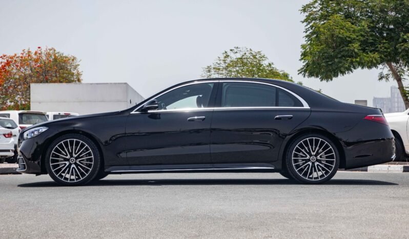 
								2024 Mercedes Benz S500 4MATIC L 4.0L AMG full									