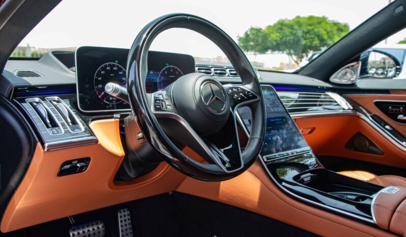 
								2024 Mercedes Benz S500 4MATIC L 4.0L AMG full									