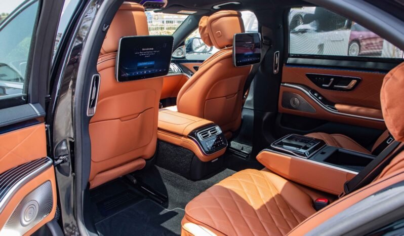 
								2024 Mercedes Benz S500 4MATIC L 4.0L AMG full									