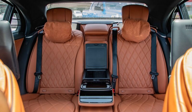 
								2024 Mercedes Benz S500 4MATIC L 4.0L AMG full									