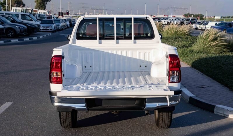 
								2026 Toyota Hilux D/C 4WD Diesel DLX-E M/T full									