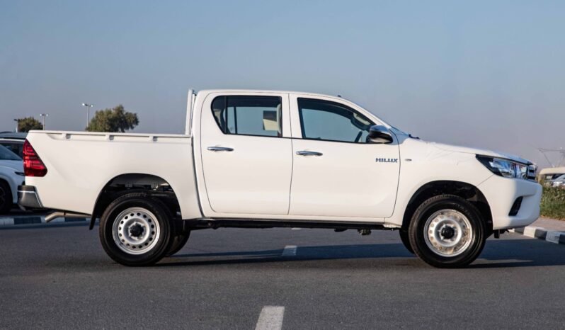 
								2026 Toyota Hilux D/C 4WD Diesel DLX-E M/T full									