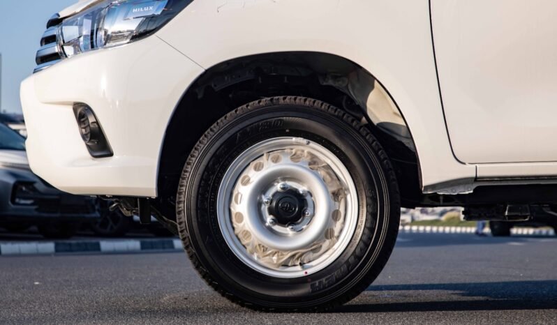 
								2026 Toyota Hilux D/C 4WD Diesel DLX-E M/T full									