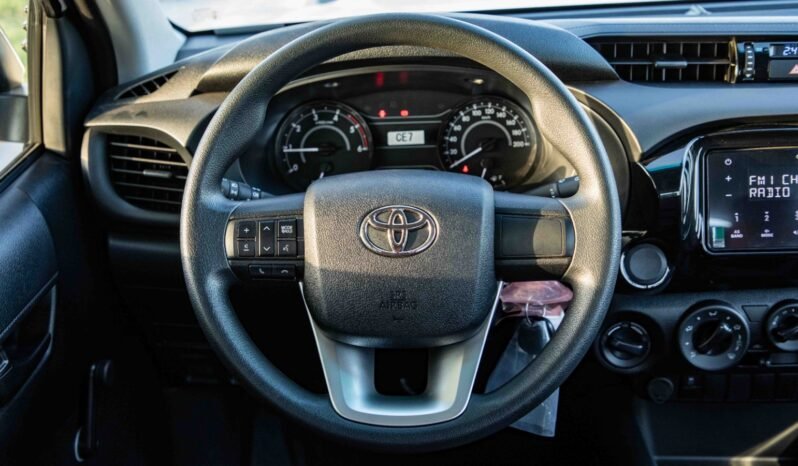 
								2026 Toyota Hilux D/C 4WD Diesel DLX-E M/T full									