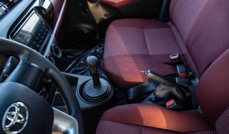 
								2026 Toyota Hilux D/C 4WD Diesel DLX-E M/T full									