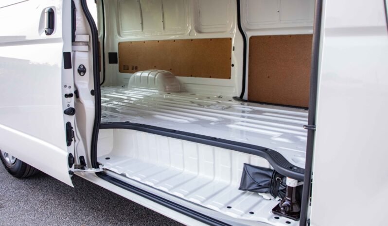 
								2026 Toyota Hiace Hi Roof 3-Seater Cargo Van 2.7L Petrol MT GLS RA full									