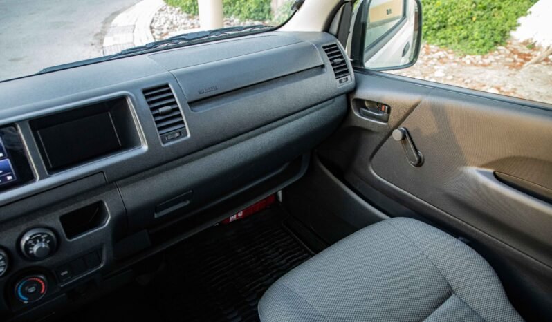 
								2026 Toyota Hiace Hi Roof 3-Seater Cargo Van 2.7L Petrol MT GLS RA full									