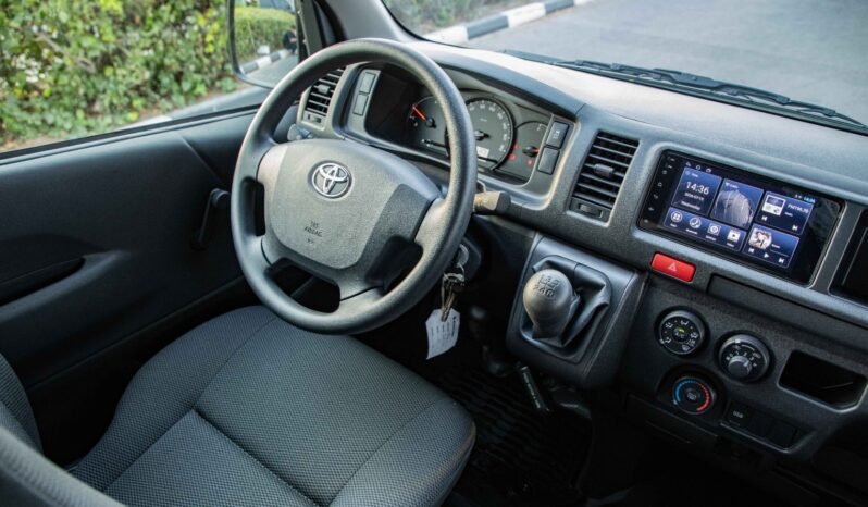
								2026 Toyota Hiace Hi Roof 3-Seater Cargo Van 2.7L Petrol MT GLS RA full									