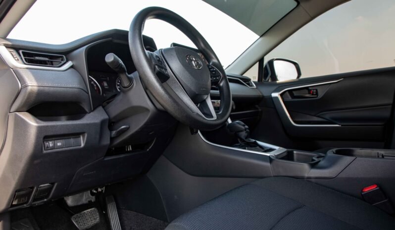 
								2025 Toyota RAV4 LE 2.0L Basic Petrol full									