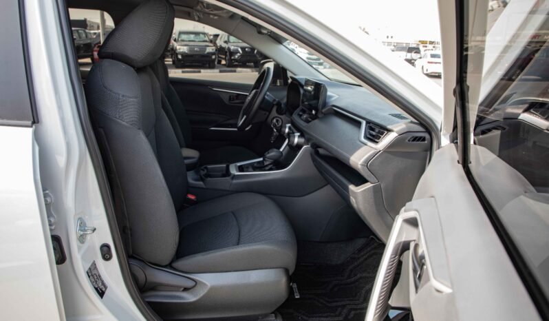 
								2025 Toyota RAV4 LE 2.0L Basic Petrol full									