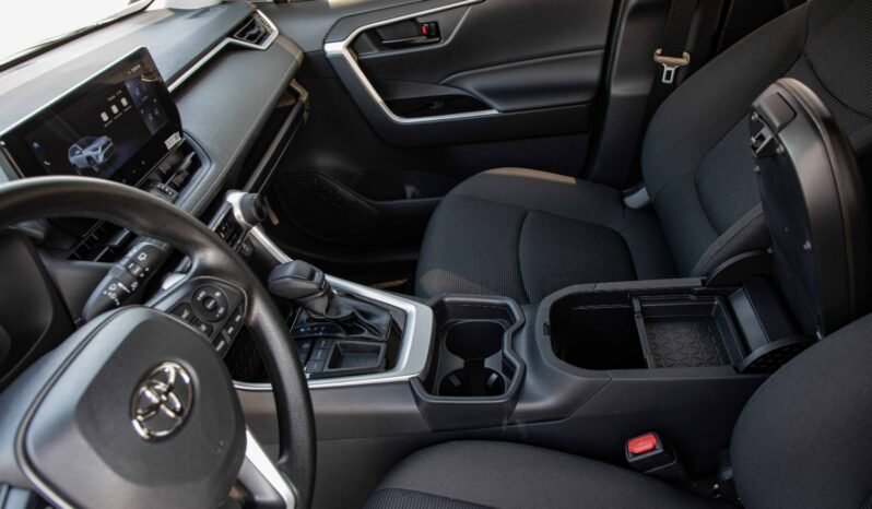 
								2025 Toyota RAV4 LE 2.0L Basic Petrol full									