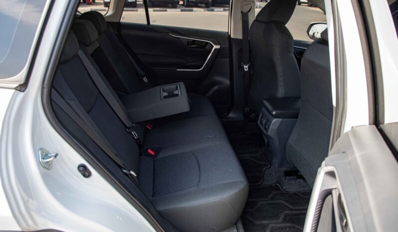 
								2025 Toyota RAV4 LE 2.0L Basic Petrol full									