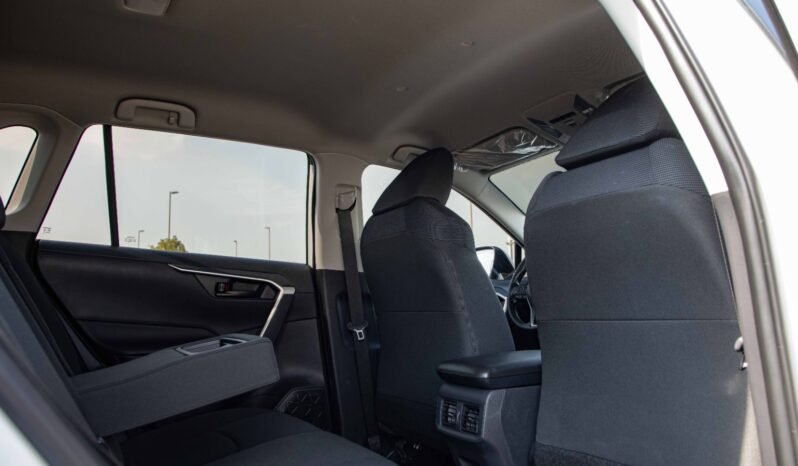 
								2025 Toyota RAV4 LE 2.0L Basic Petrol full									