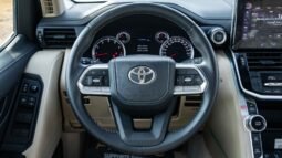
										2023 Toyota Land Cruiser GXR 3.5L TT full									