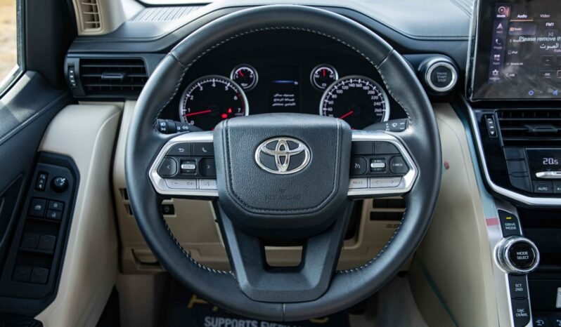 
								2023 Toyota Land Cruiser GXR 3.5L TT full									