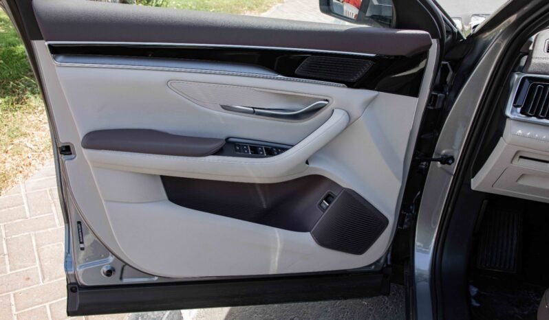 
								2025 BYD SONG PLUS DM-I 112KM INT. SMART DRIVE HONOR EDITION full									