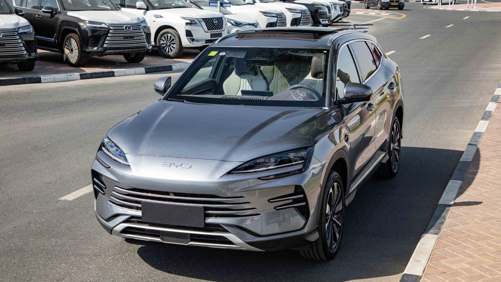 2025 BYD SONG PLUS DM-I 112KM INT. SMART DRIVE HONOR EDITION