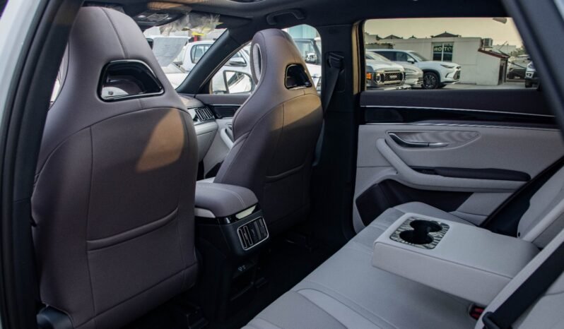 
								2025 BYD Song Plus FWD DM-i 112KM Premium Edition full									