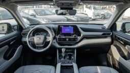 
										2025 TOYOTA HIGHLANDER GLE 2.5L AWD full									