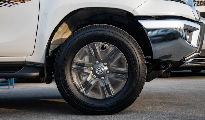 
								2026 Toyota Hilux GLX S-G 4WD D/C 2.7 A/T full									