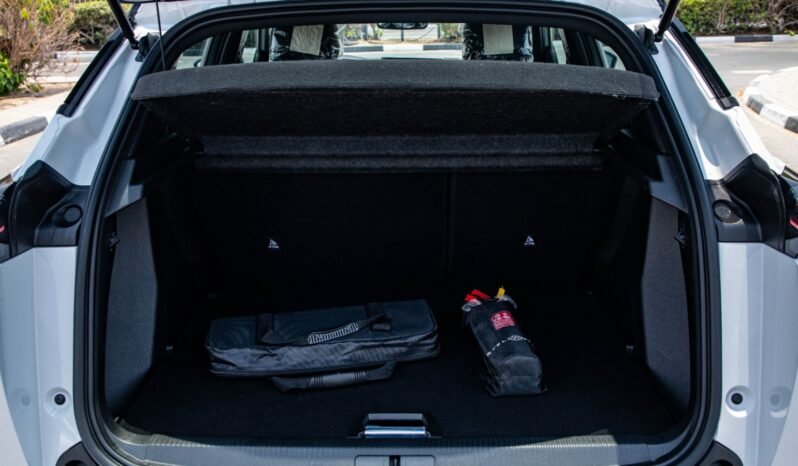 
								2026 Peugeot 2008 GT 1.2L FWD full									