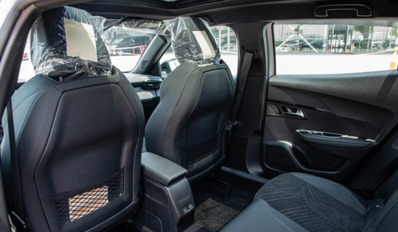 
								2026 Peugeot 2008 GT 1.2L FWD full									
